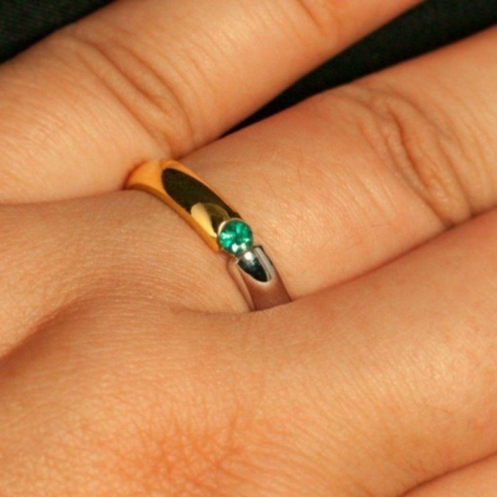 $1500 18k White & Yellow Gold Wedding Band Ring - Picture 2 of 7